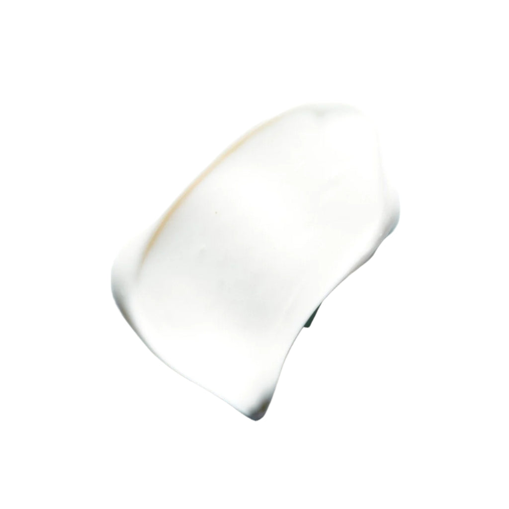 Texture of LESSE Essential Moisturizer – lightweight, hydrating cream with Tremella mushroom and natural Vitamin C for soft, radiant skin.